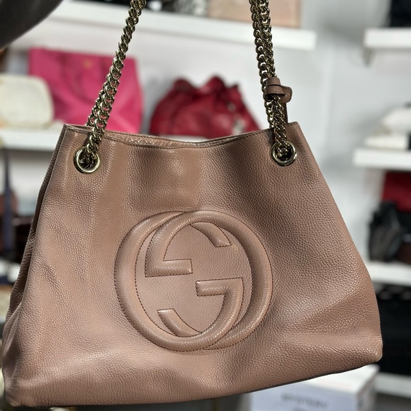 Gucci Handbags - GUCCI CHAIN TOTE
